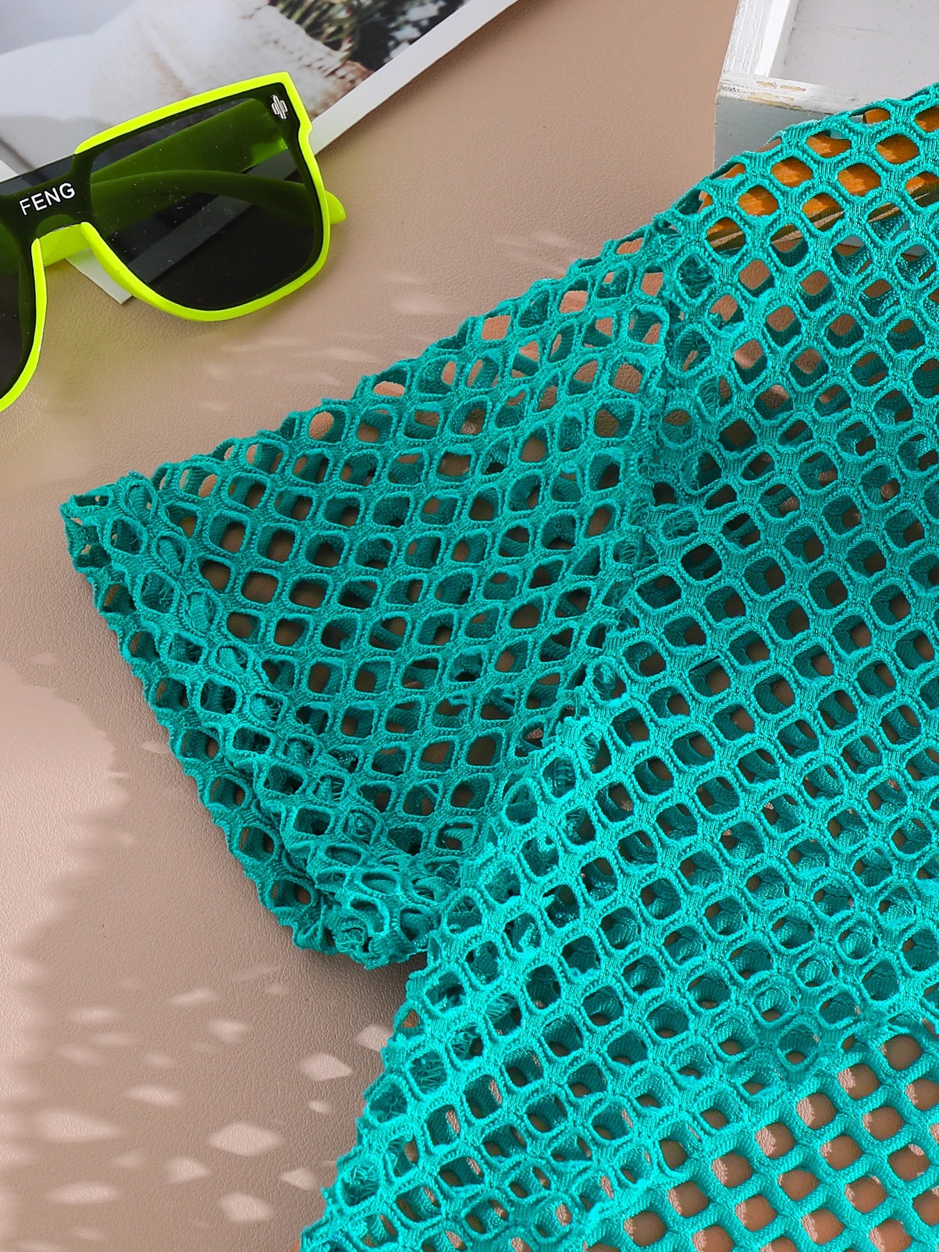 Summer girls' fashion 3-piece set, cool and breathable mesh short sleeved T-shirt+letter printed suspender+shorts